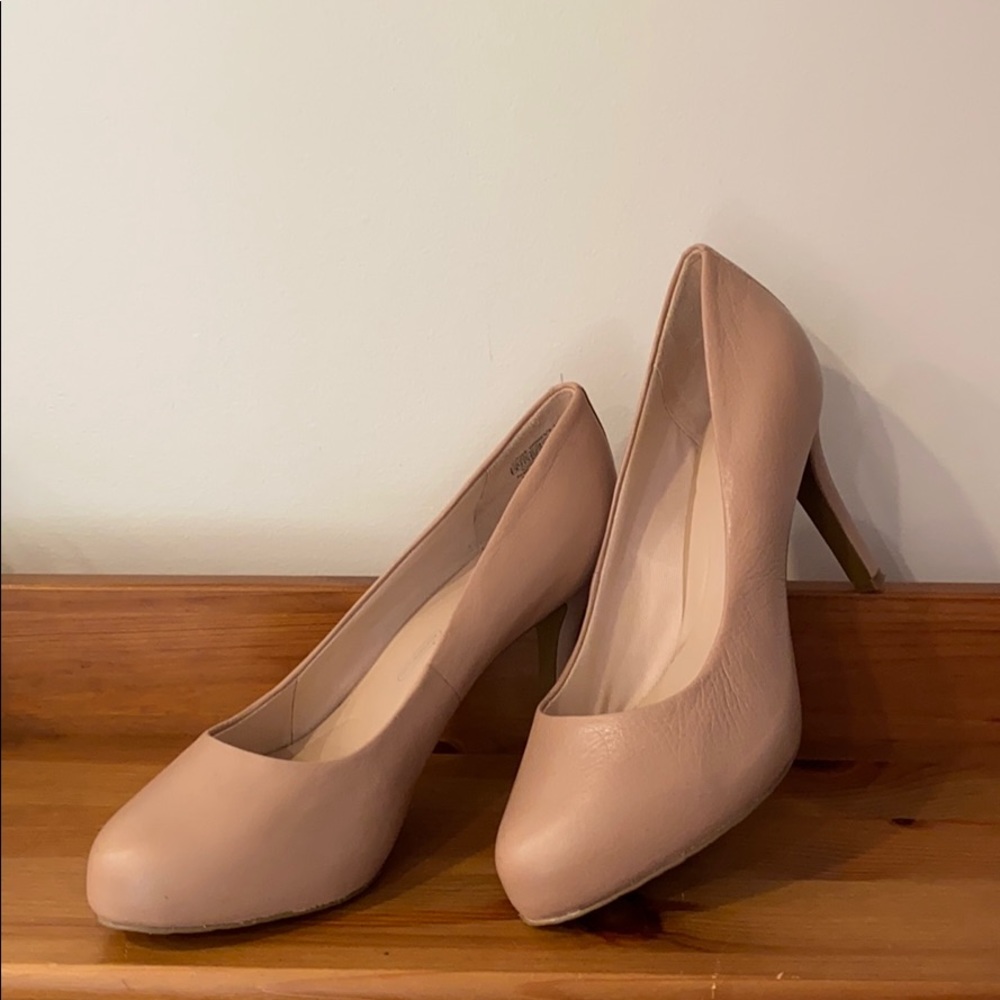 Elegant Tan Leather Rockport Heels